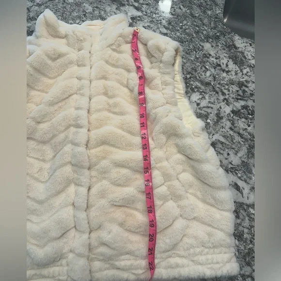 Anthropologie Maeve Reversible Faux Fur Vest. Cream. Size Large. EUC - Picture 9 of 9